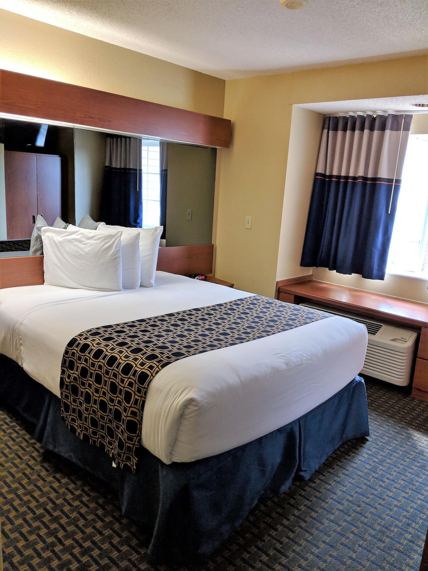 Microtel Inn & Suites Лисбург Экстерьер фото