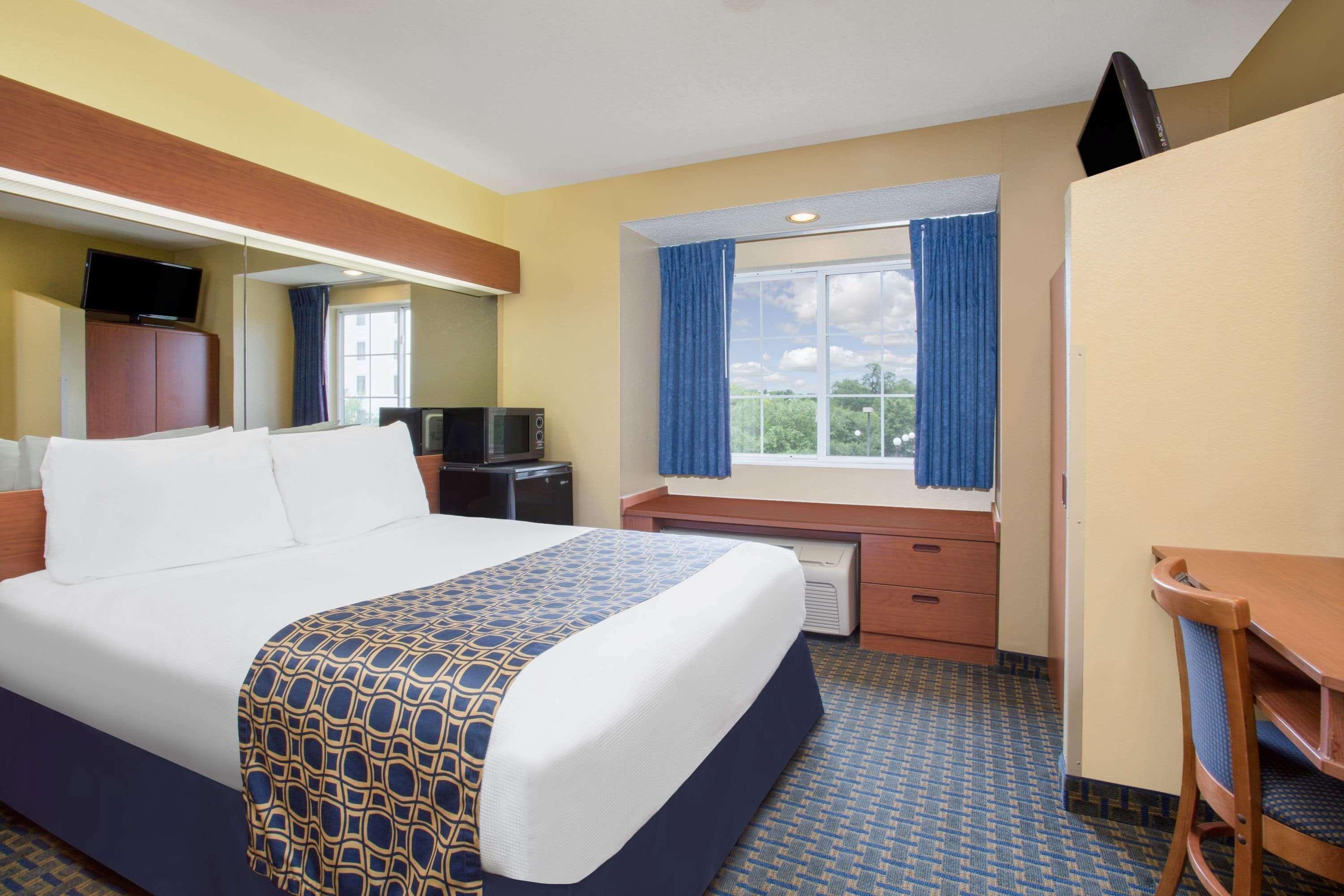 Microtel Inn & Suites Лисбург Экстерьер фото