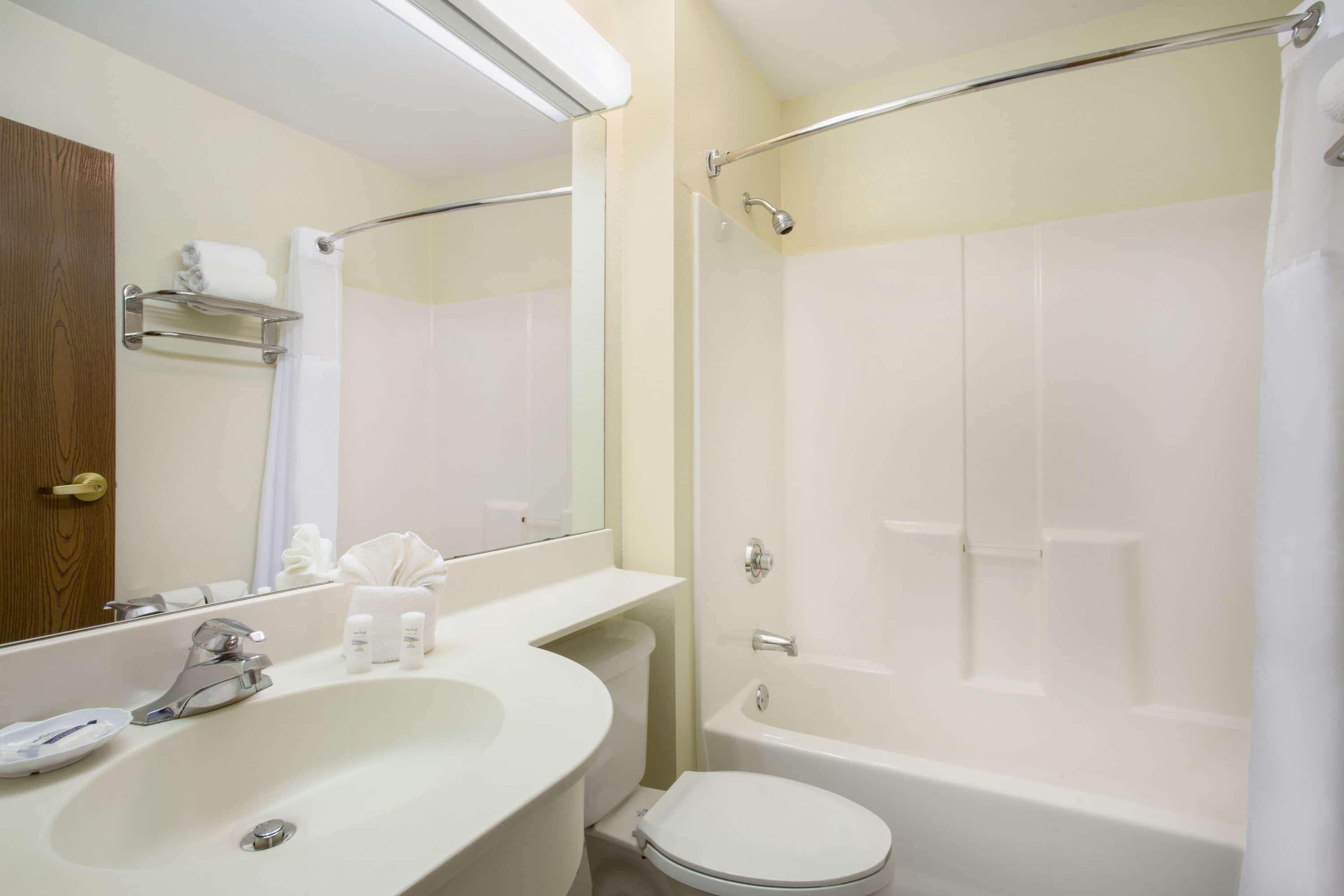 Microtel Inn & Suites Лисбург Экстерьер фото