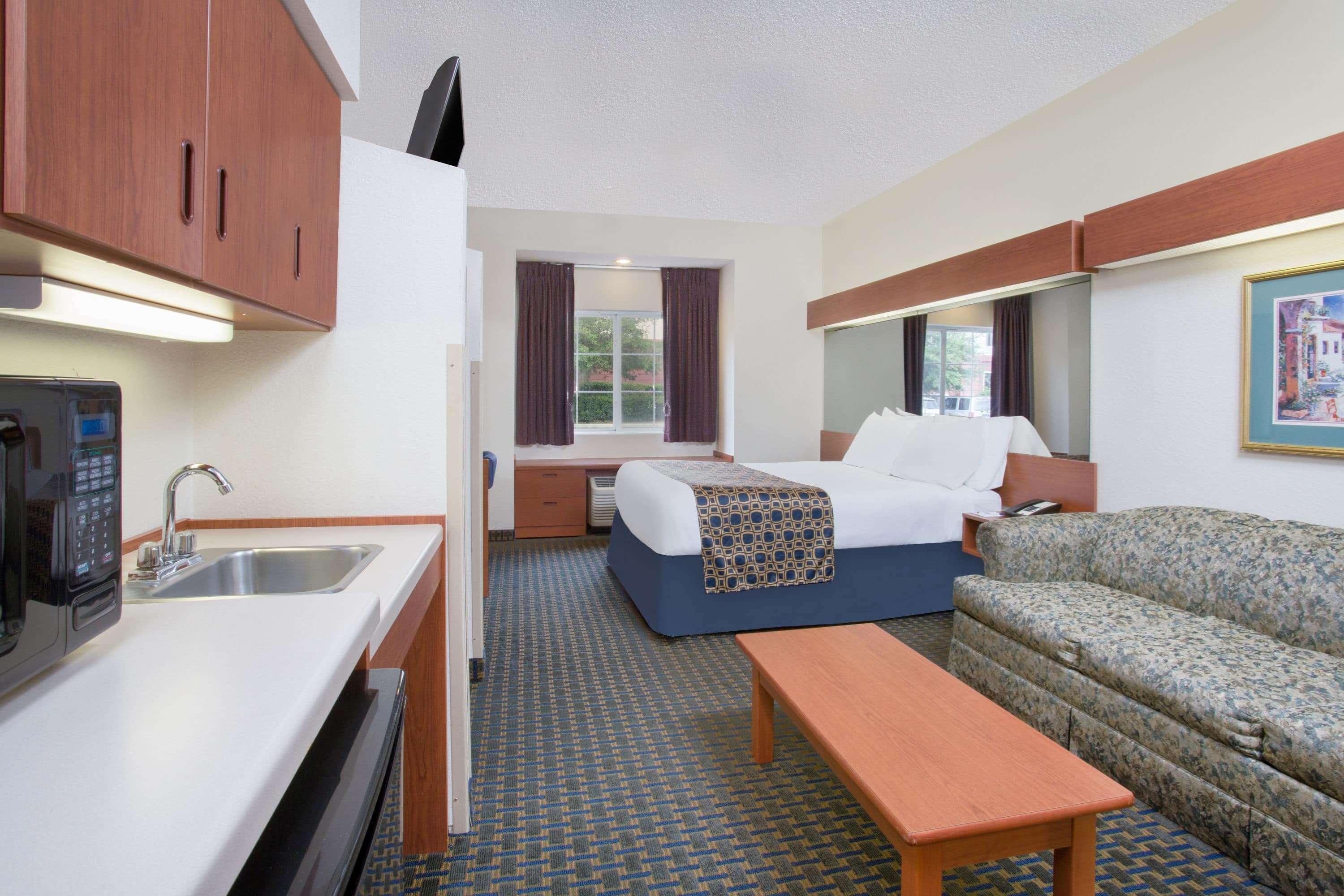 Microtel Inn & Suites Лисбург Экстерьер фото