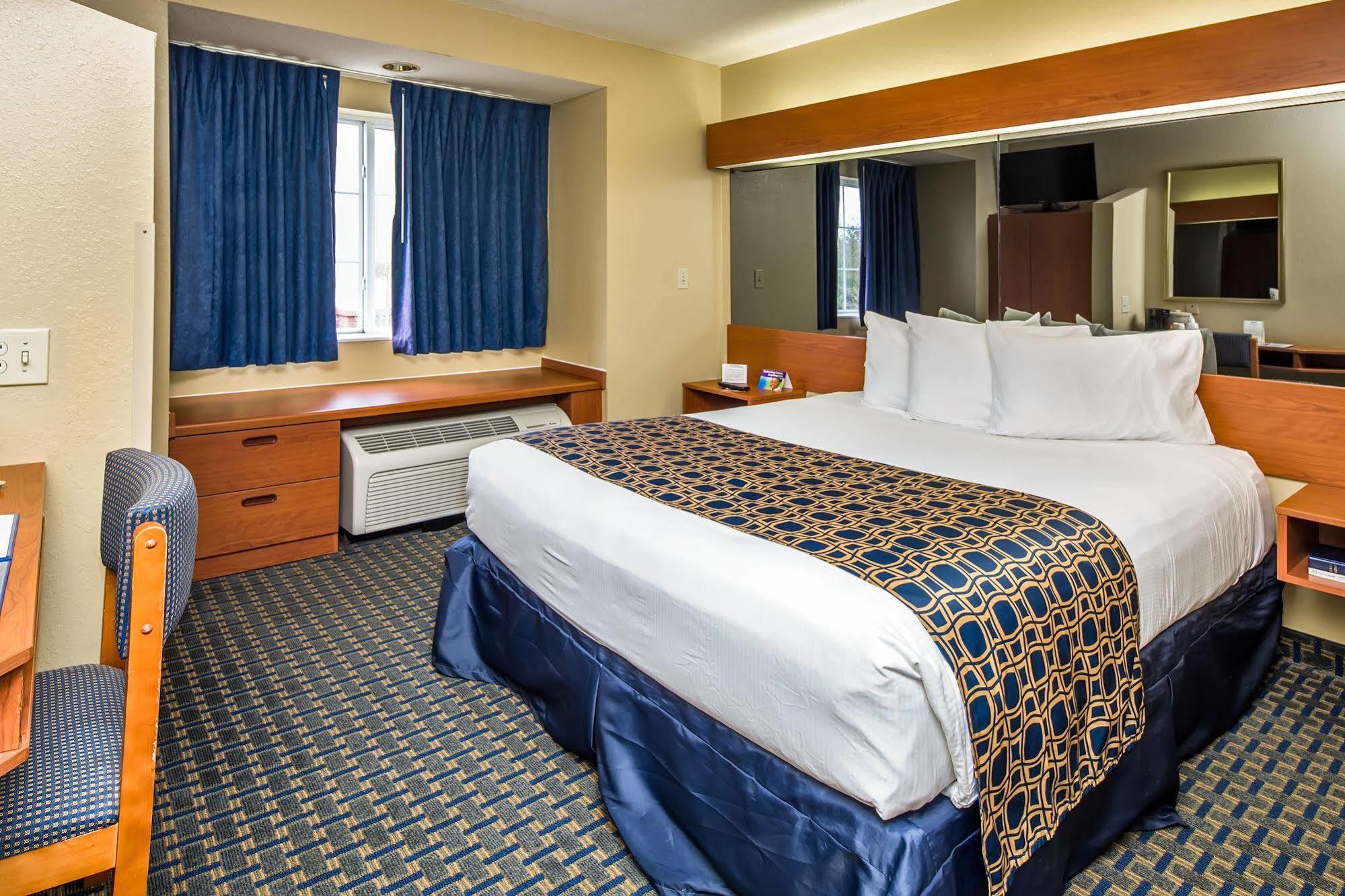Microtel Inn & Suites Лисбург Экстерьер фото
