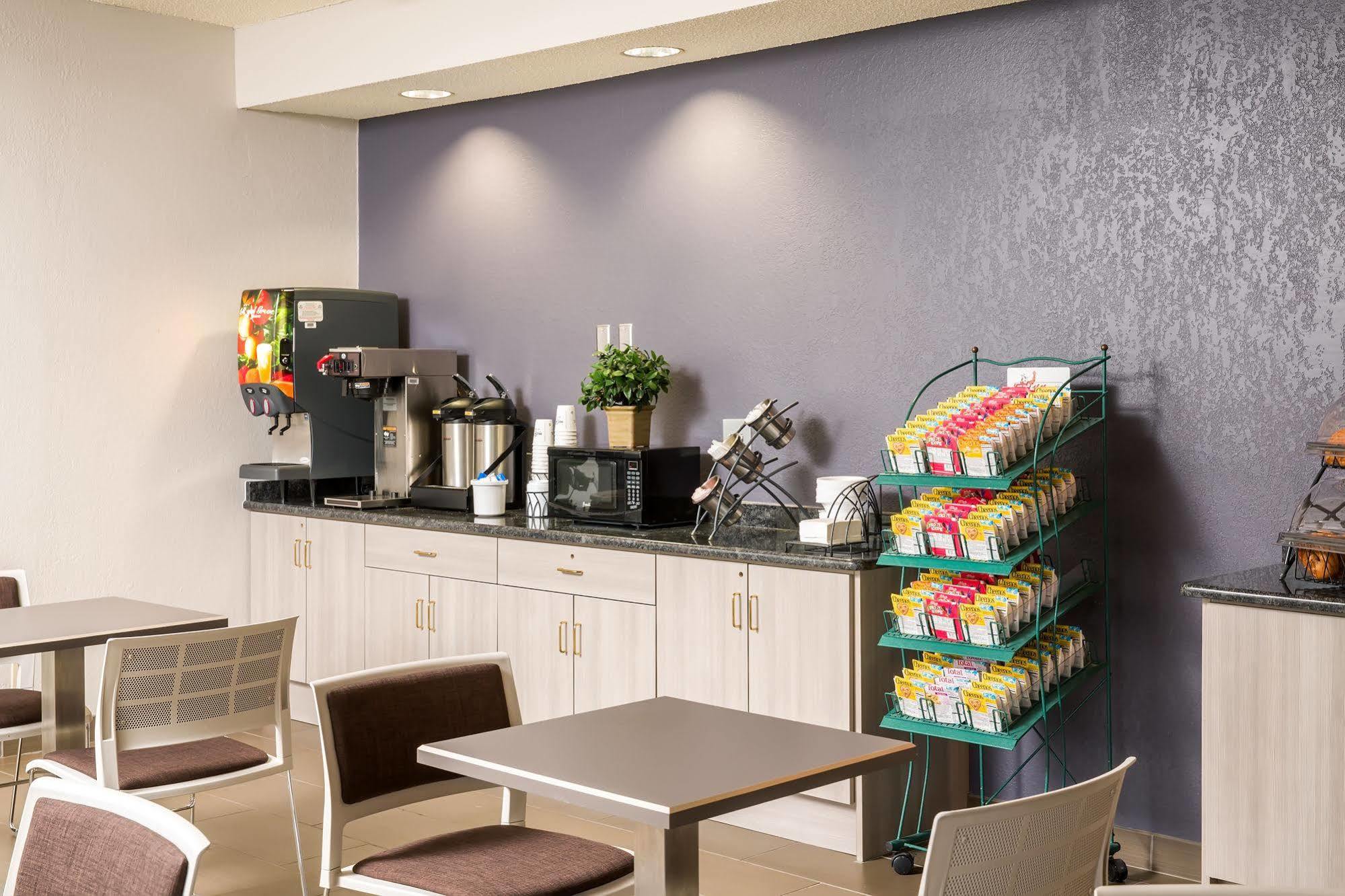 Microtel Inn & Suites Лисбург Экстерьер фото